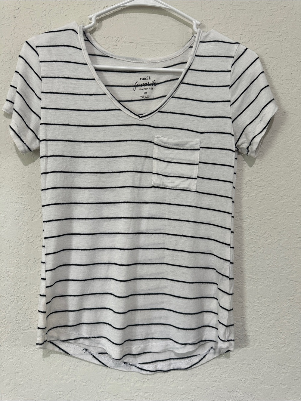 Rue21 White & Black Striped V-Neck Pocket Tee